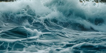 水面上波涛汹涌出自哪首歌？