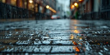 嘿怎么又是雨天究竟是哪首歌？