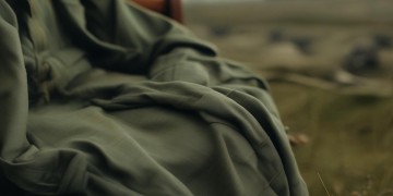 我想看军装的照片出自哪首歌？