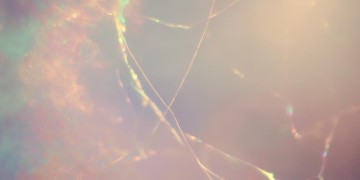 我轻轻拥抱着你究竟是哪首歌？